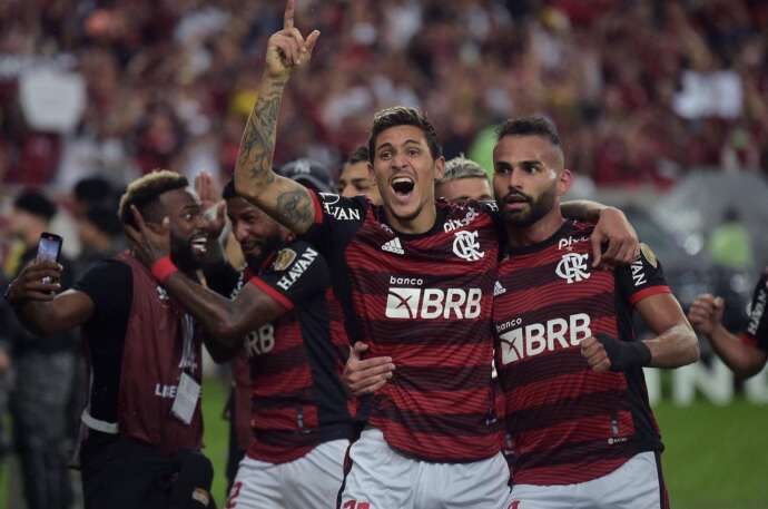 Corinthians é derrotado pelo Flamengo e está eliminado