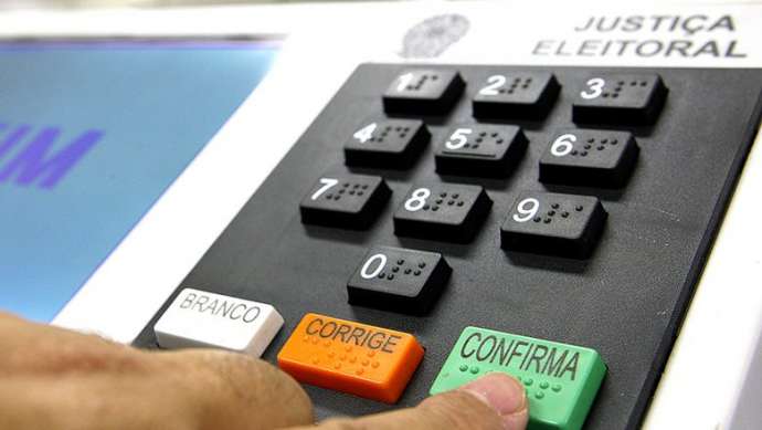 Prazo eleitoral termina e 11 governadores deixam cargos para disputar eleições