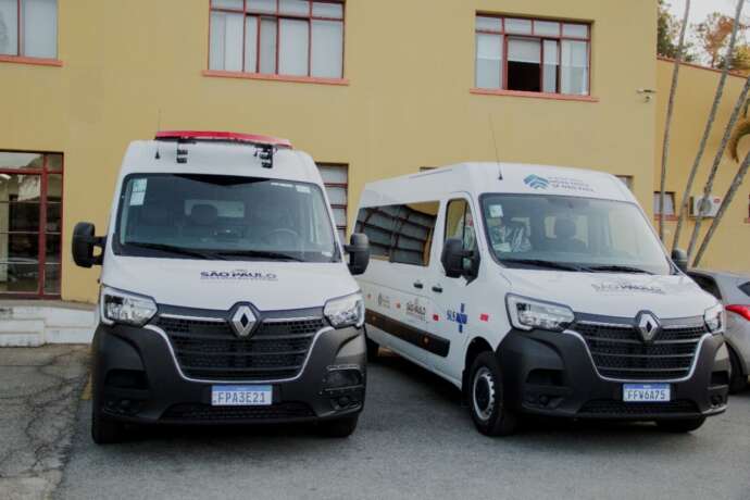 Sao  Roque recebe uma ambulância e uma van pra transporte de pacientes