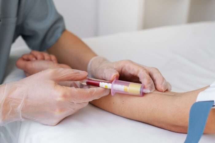 Testes para ISTs ainda enfrentam resistência entre casais, alerta médica do CEJAM