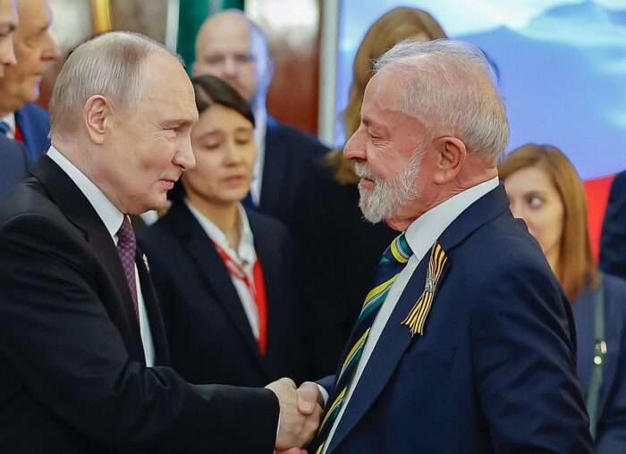 Rússia critica tarifas dos EUA contra produtos brasileiros e fala em “política neocolonial”
