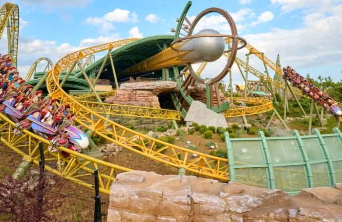 Homem morre após andar em montanha-russa no Epic Universe, novo parque da Universal em Orlando
