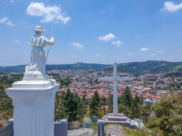 São Roque concorre ao Top Destinos Turísticos 2025 nas categorias Compras, Cultura e Gastronomia