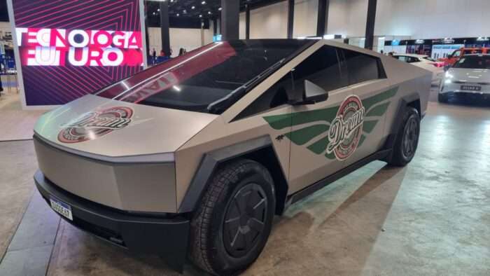 Tesla Cybertruck do Parque Dream Car é destaque no Salão de Mobilidade Verde em São Paulo