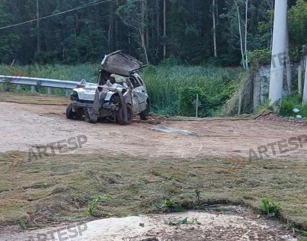 Motorista Morre Após Carro Cair em Ribanceira na Rodovia Raposo Tavares em Alumínio