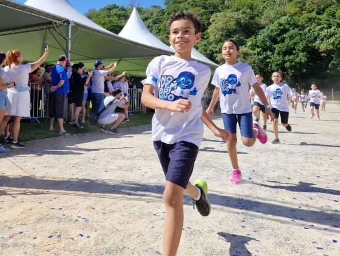 Novembrinho Azul Reúne Mais de 900 Crianças e Fortalece Ações de Saúde em São Roque