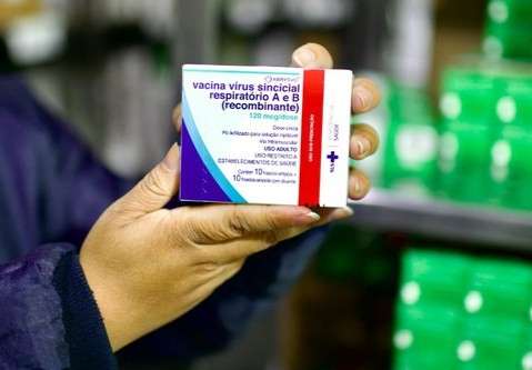 Vacina Contra Vírus Sincicial Respiratório Começa a Ser Distribuída em Todo o País