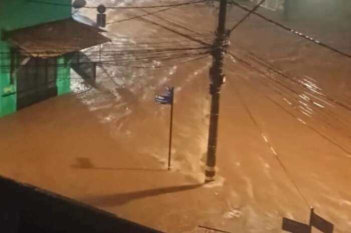 Chuva forte provoca alagamentos, arrasta carros e deixa pessoas ilhadas em Belo Horizonte