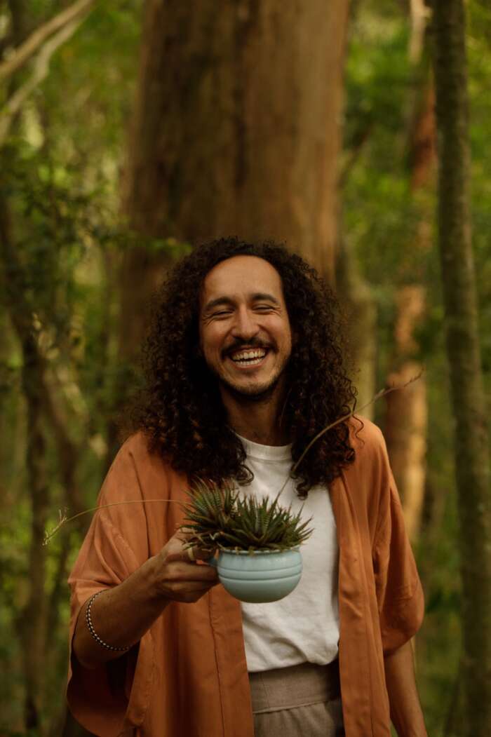 Músico Matheus Pezzotta lança livreto “Descendente” sobre memória quilombola em evento gratuito em São Roque