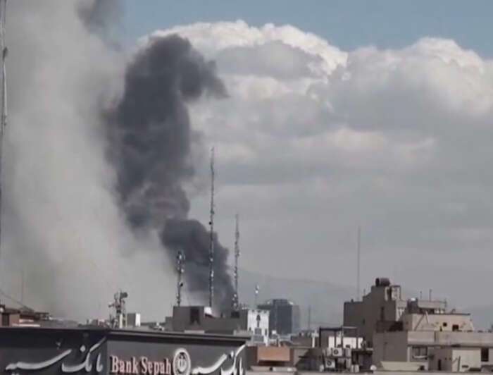 Filha, genro e neta de Ali Khamenei morrem em ataques; Israel atinge “coração” de Teerã