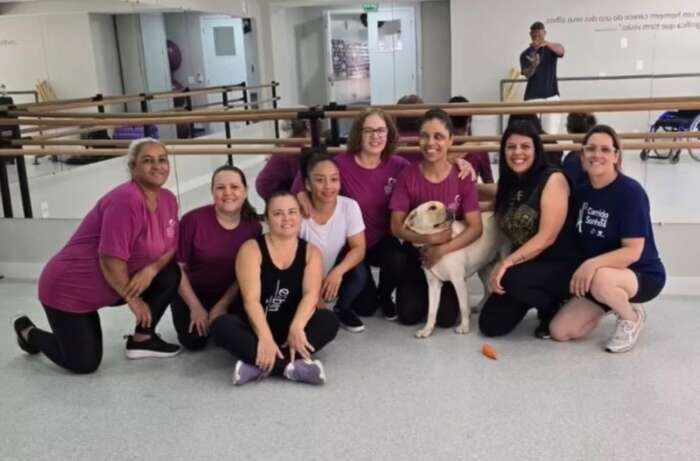 Bailarina cega conquista autonomia com cão-guia e inspira inclusão no Brasil