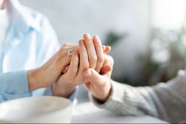 Terapia com células-tronco no Japão mostra melhora em pacientes com Parkinson após transplante cerebral