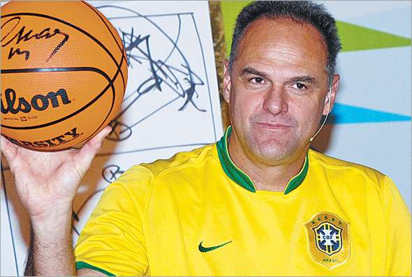 Morre Oscar Schmidt, ídolo do basquete brasileiro, aos 68 anos