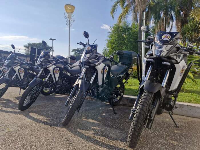 Guarda Municipal de São Roque recebe cinco novas motocicletas para reforçar patrulhamento da ROMO