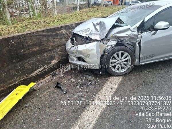 Acidente com ambulância durante atendimento deixa trabalhadora ferida na Raposo Tavares