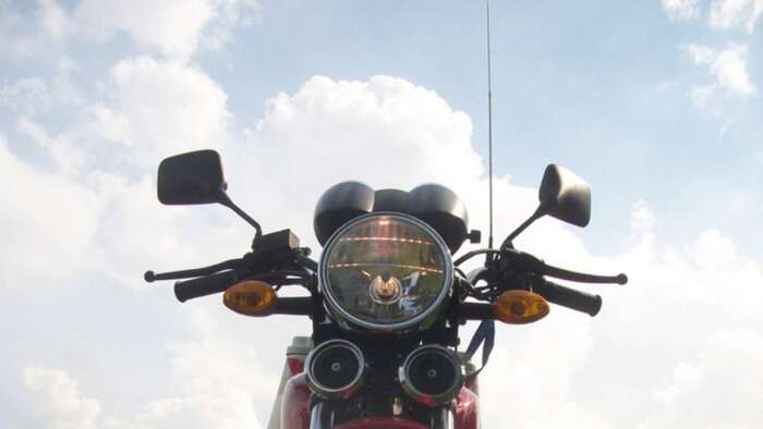 Rotary Club promove instalação gratuita de antenas corta-linha para motociclistas em São Roque