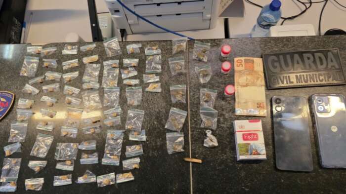 GCM de Mairinque apreende drogas e prende suspeito por tráfico na Vila Sorocabana