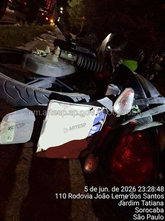 Motociclista morre após bater em carreta parada na SP-264 em Sorocaba