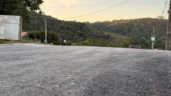 São Roque investe R$ 3,6 milhões e inicia pavimentação de 11 vias em dois bairros
