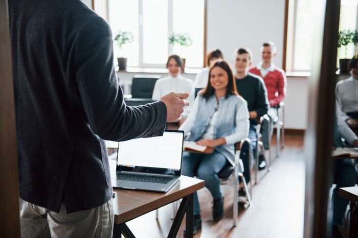 Cursos gratuitos em Sorocaba: inscrições para 60 vagas em logística e inglês terminam em 2 de agosto