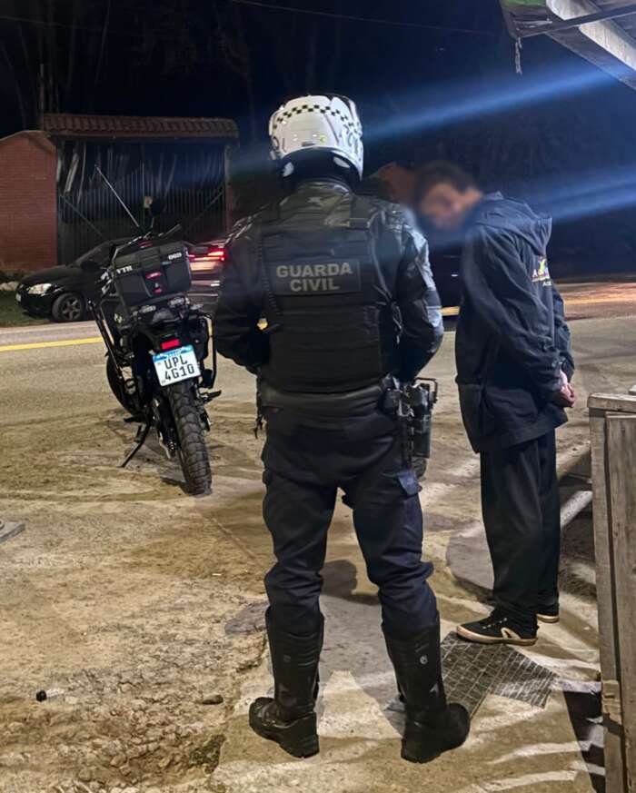 GCM prende homem com mandado de prisão em aberto durante patrulhamento em São Roque