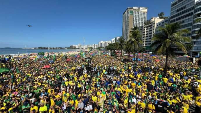 Aliados de Bolsonaro fazem ato político no Rio de Janeiro